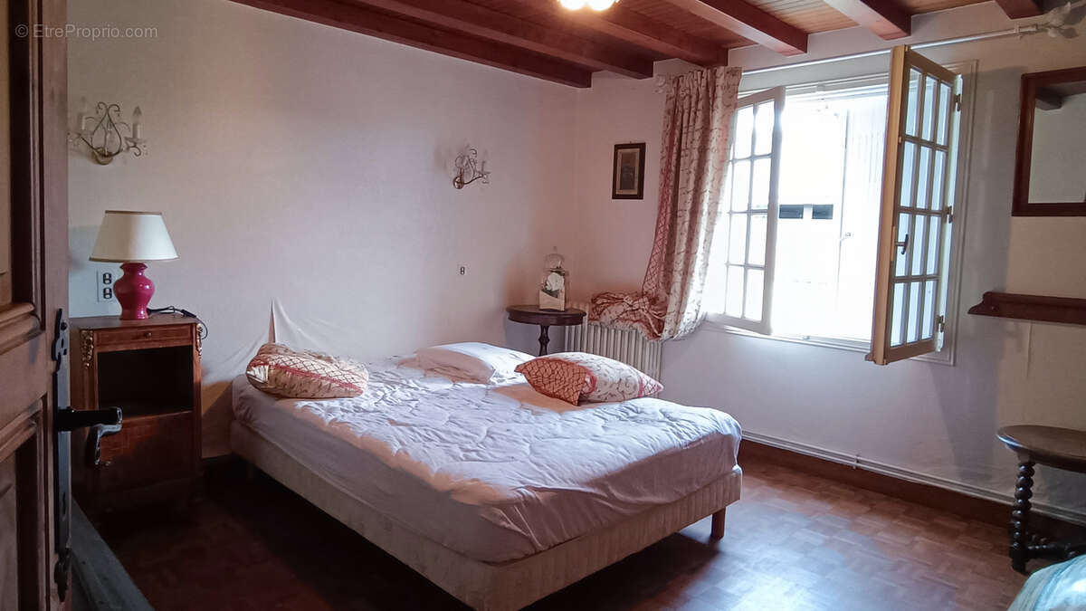 Maison à COULAURES