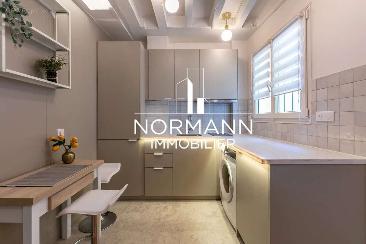 Appartement à PARIS-3E