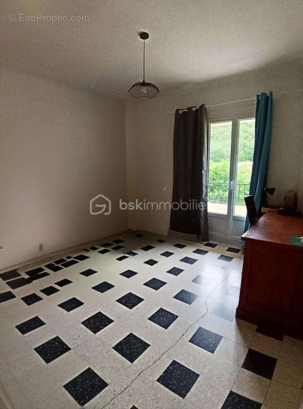 Ensemble immobilier avec appartements / terrasses / jardin / garages reynes 66400 - photo 14