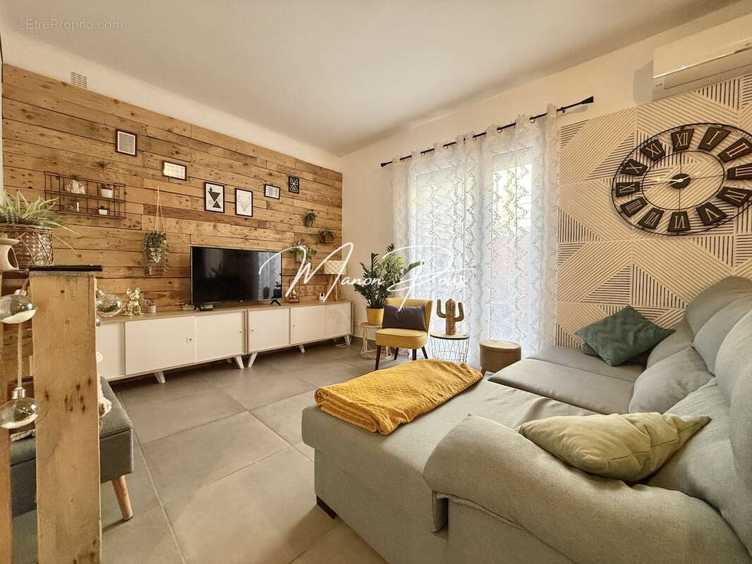 Maison à SAINT-ESTEVE