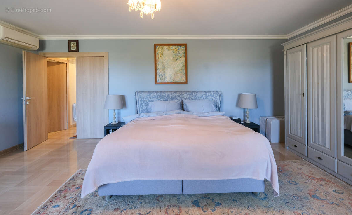 Maison à VILLENEUVE-LOUBET