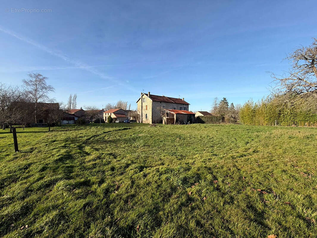 Maison à CHATEAUPONSAC