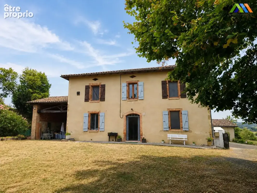 Character farmhouse with garden and countryside views near L'Isle-en-Dodon - Maison à ANAN