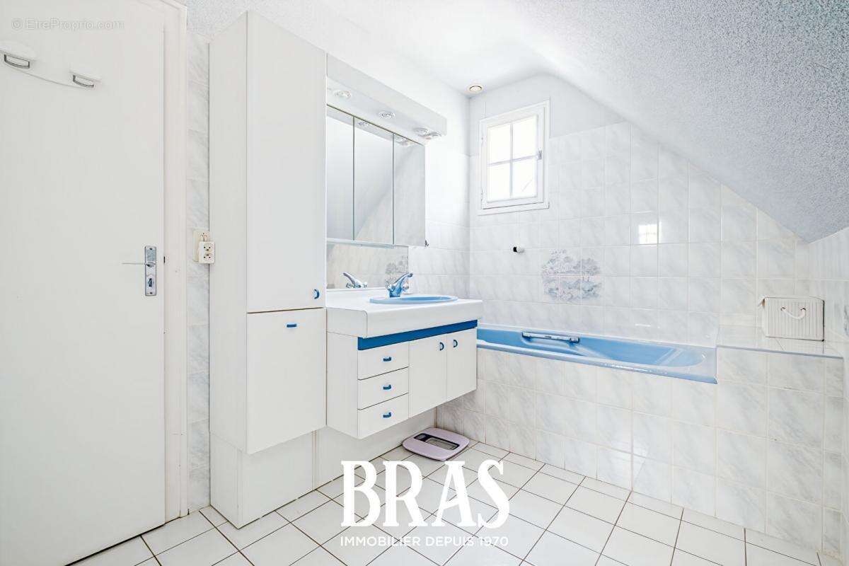 Maison à LE POULIGUEN