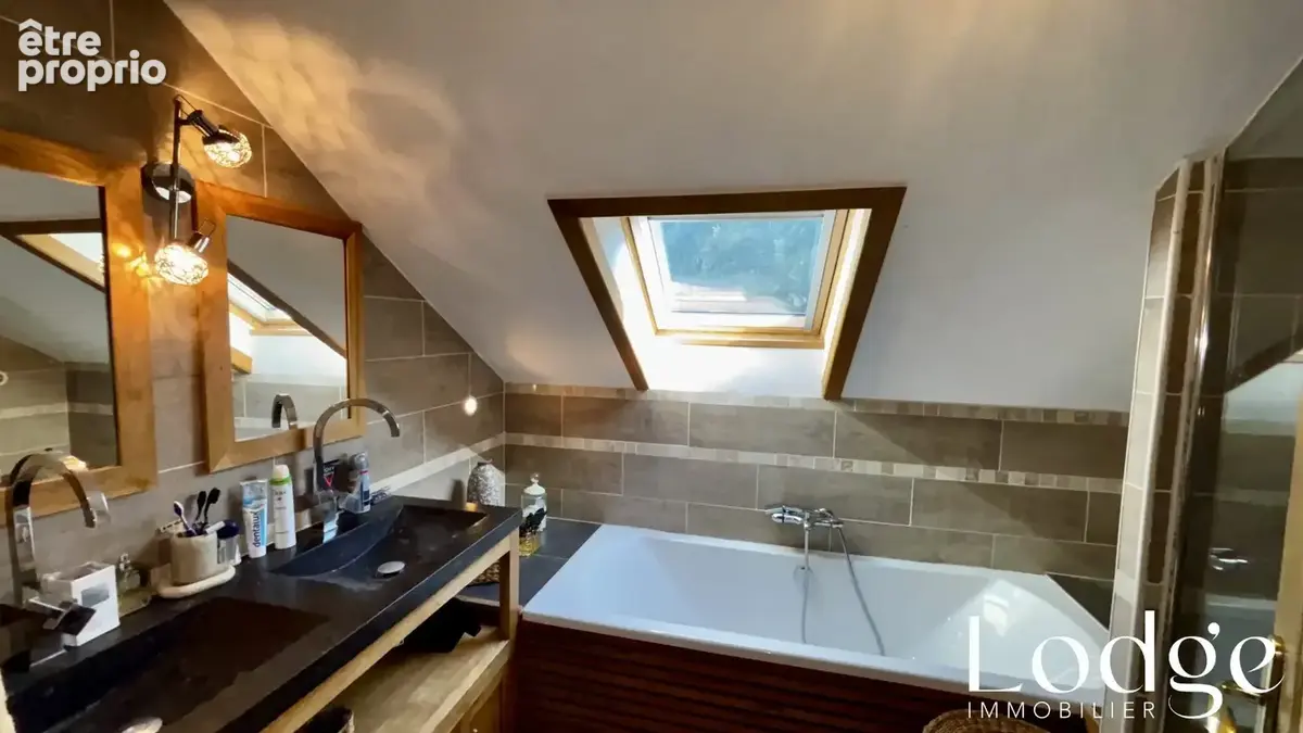 Appartement 3 pièces 82 m² à vendre à Saint-Martin-De-Queyrieres (05120) - photo 9