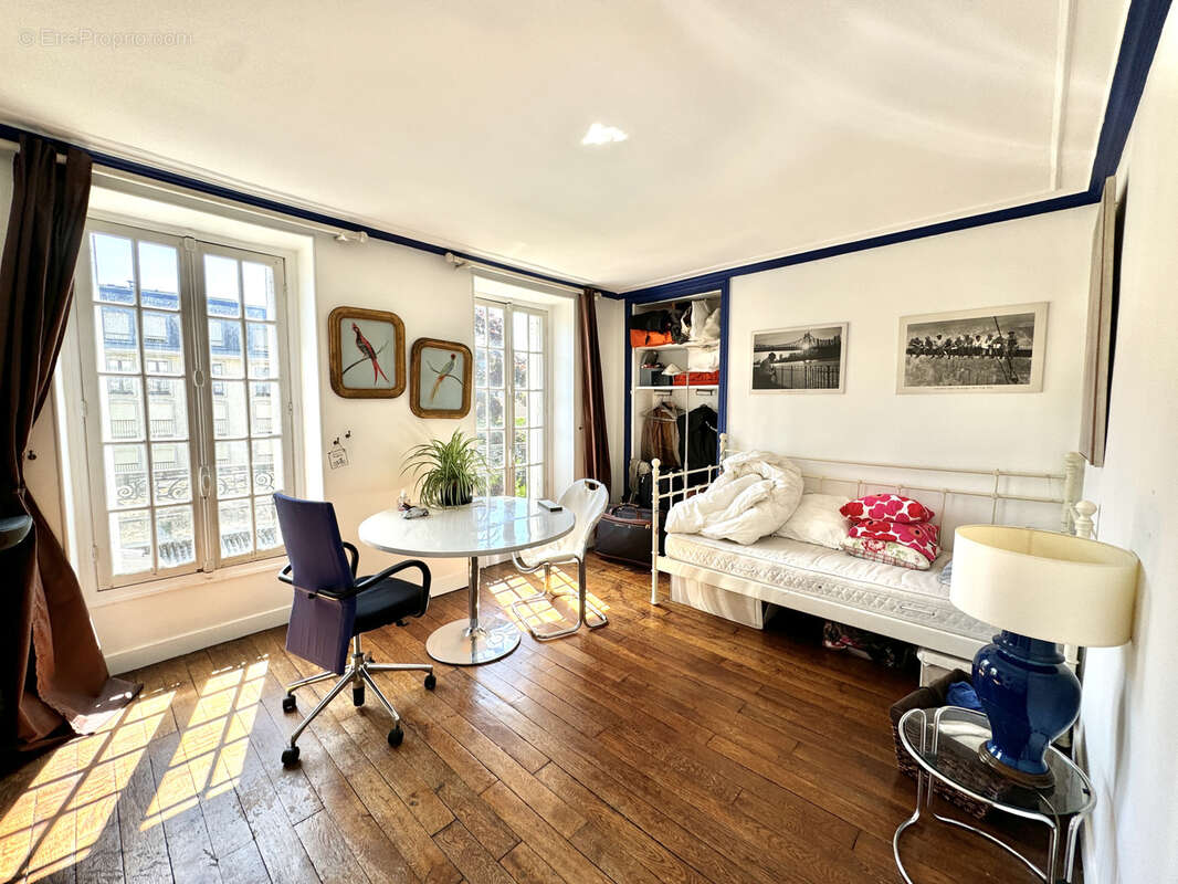 Appartement à CHARENTON-LE-PONT