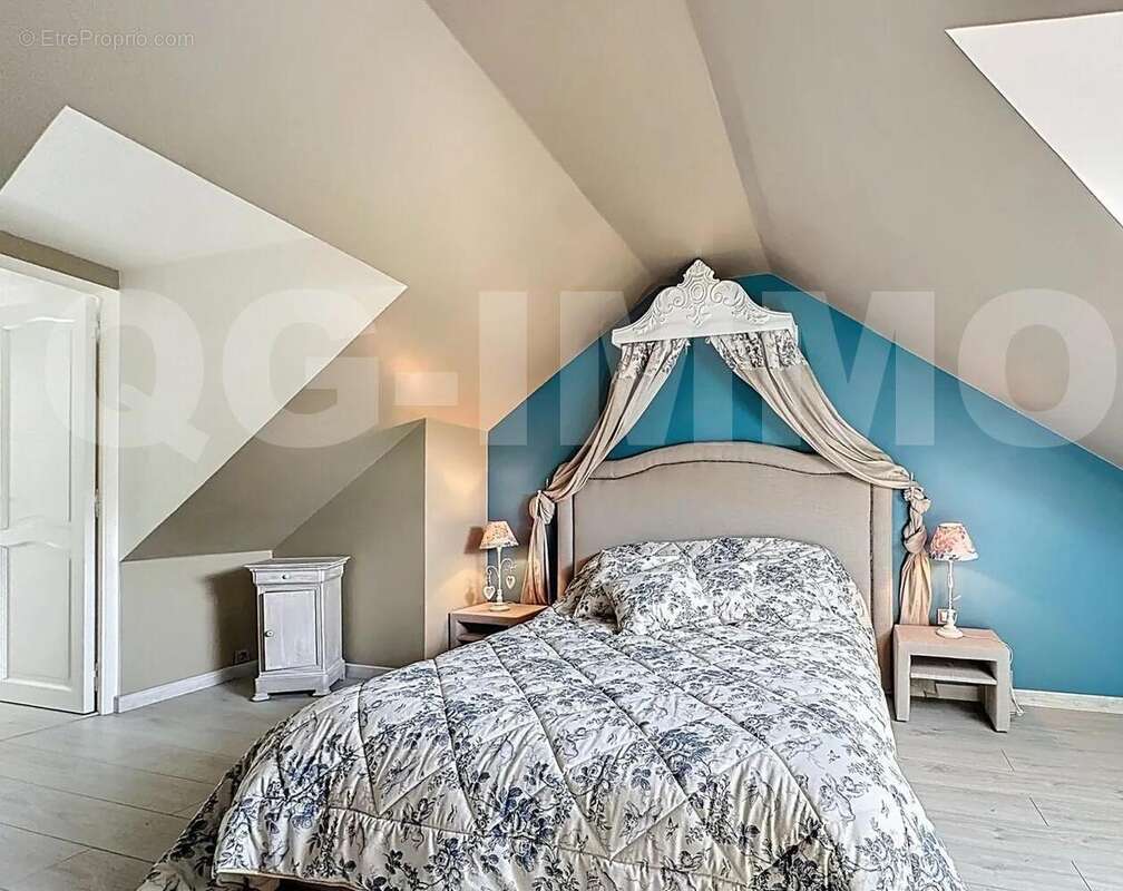 01963b6bc27e94866ec192e16f193f64 - Maison à CHATRES