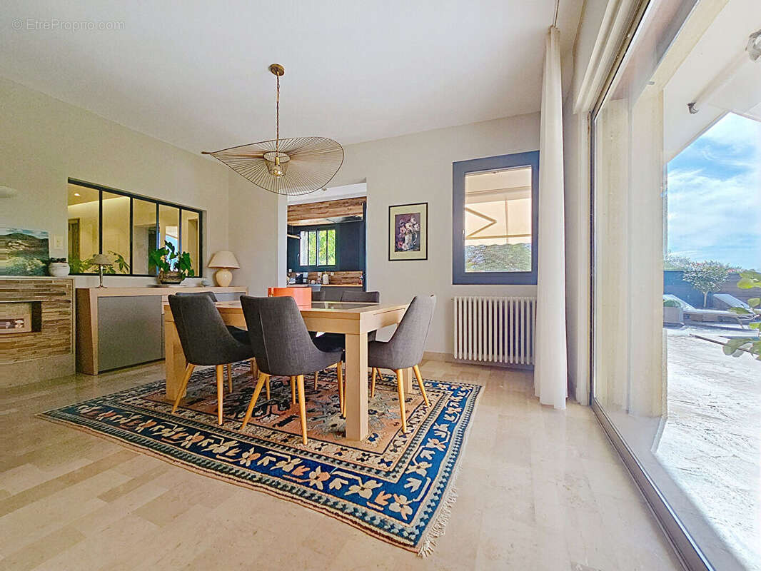 Maison à DONZERE