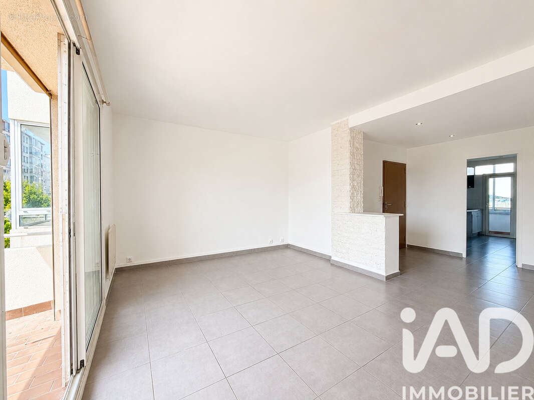 Photo 2 - Appartement à MARSEILLE-9E