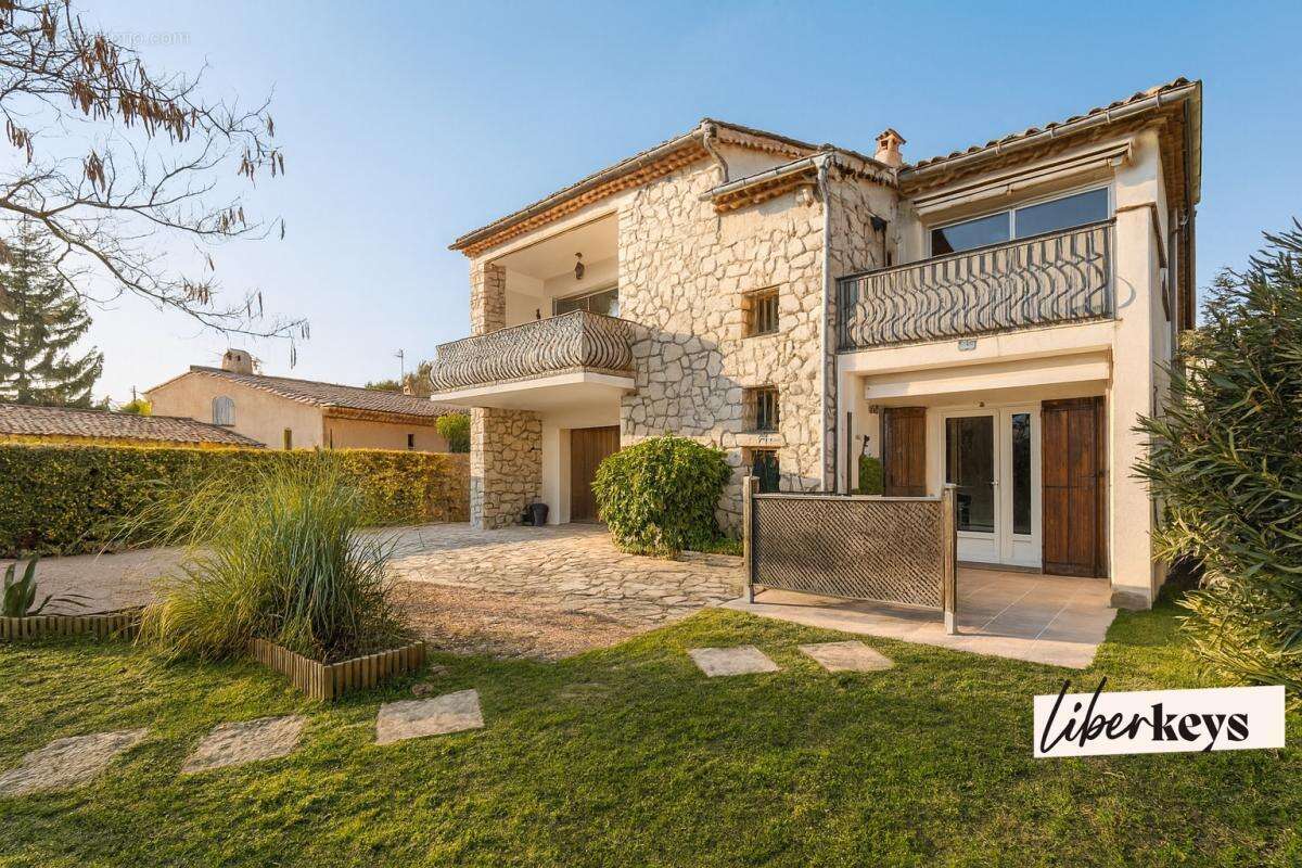 Maison à GREOUX-LES-BAINS