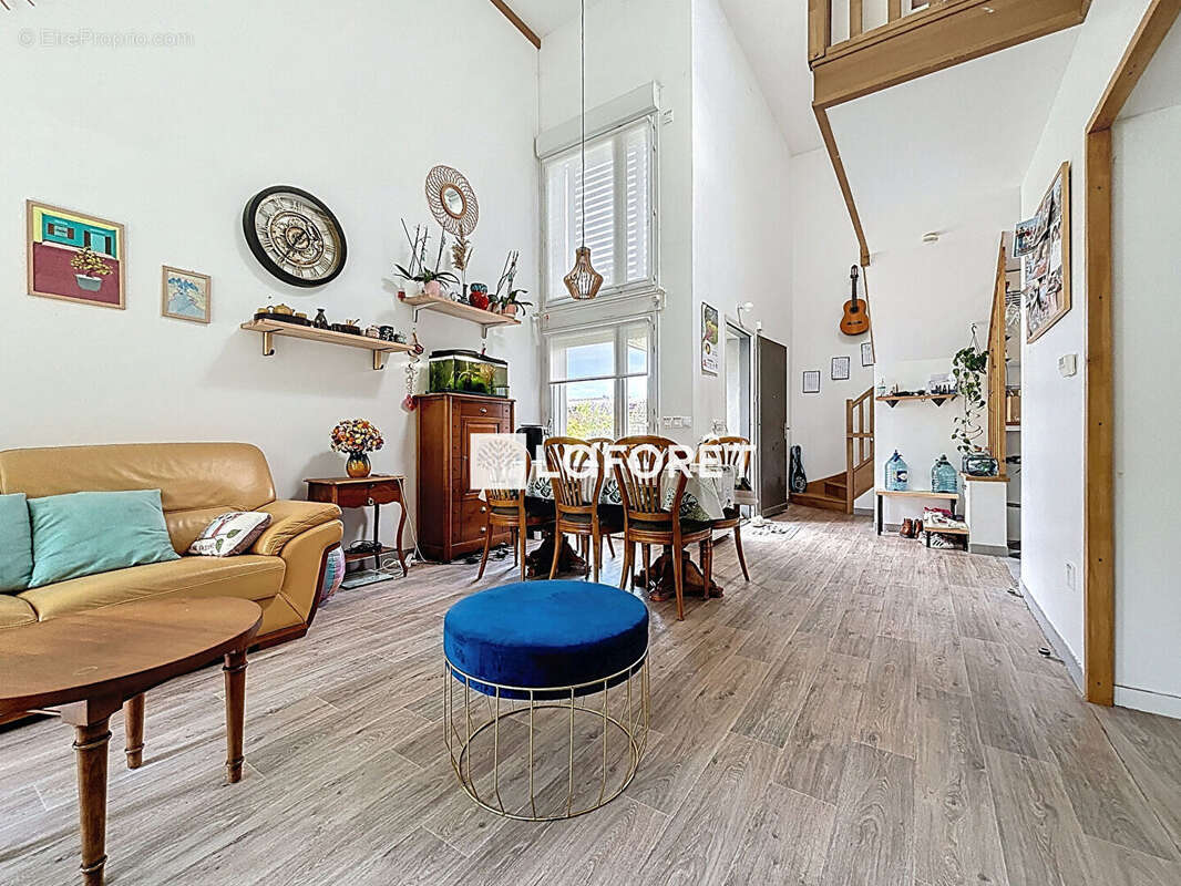 Maison à MOISSY-CRAMAYEL