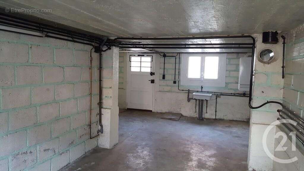 Maison à PONT-SUR-YONNE