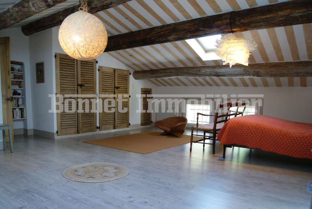 Appartement à NYONS