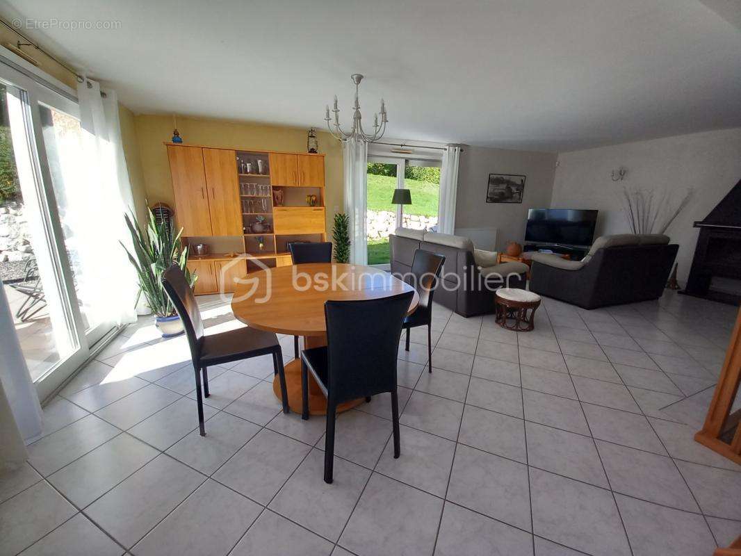 Maison à BEAUCROISSANT