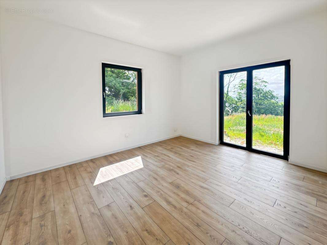 Maison à VIEUX-BOURG