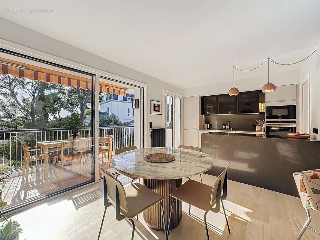 Appartement à LE CANNET