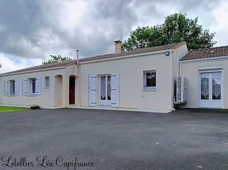 Maison à CHANTECORPS