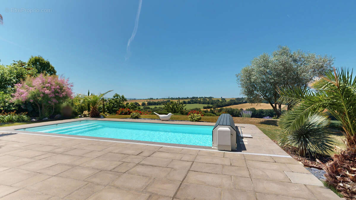 Maison T5 - 162m2 - A 5 min L'Isle Jourdain - photo 18