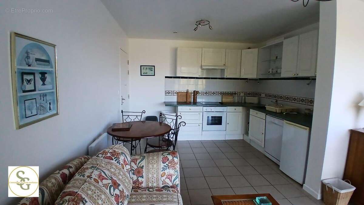   - Maison à CASTELNAU-DE-MONTMIRAL