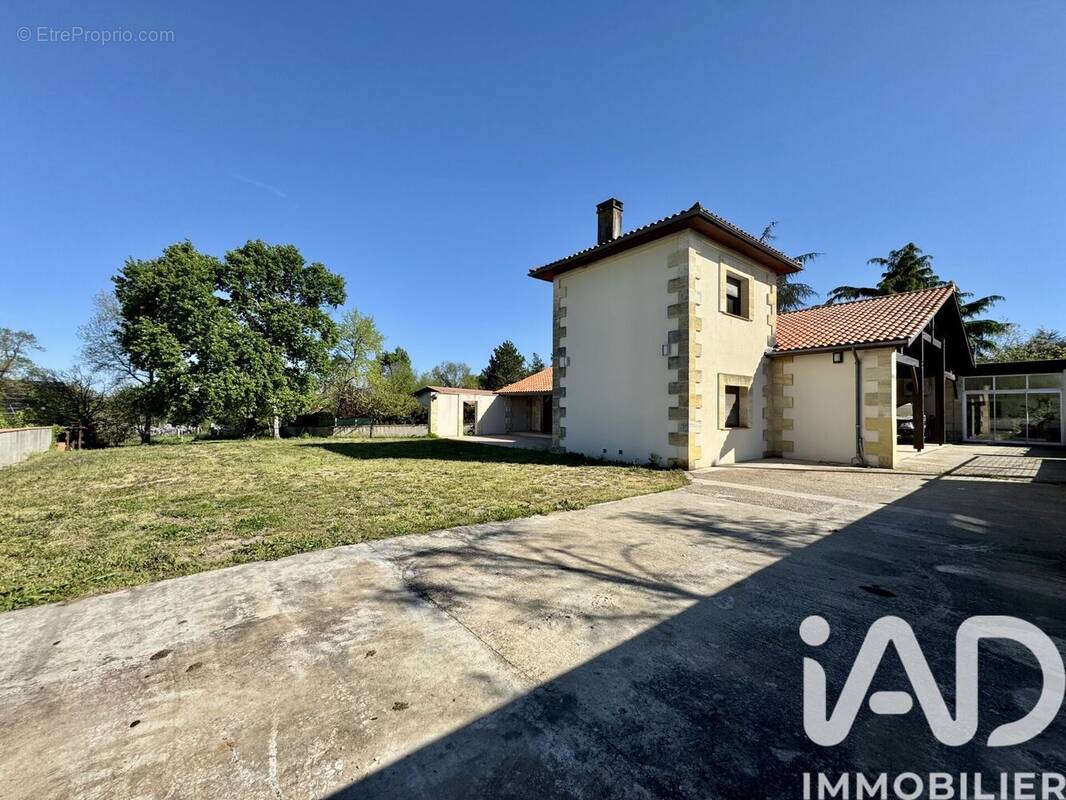 Photo 1 - Maison à AMBARES-ET-LAGRAVE