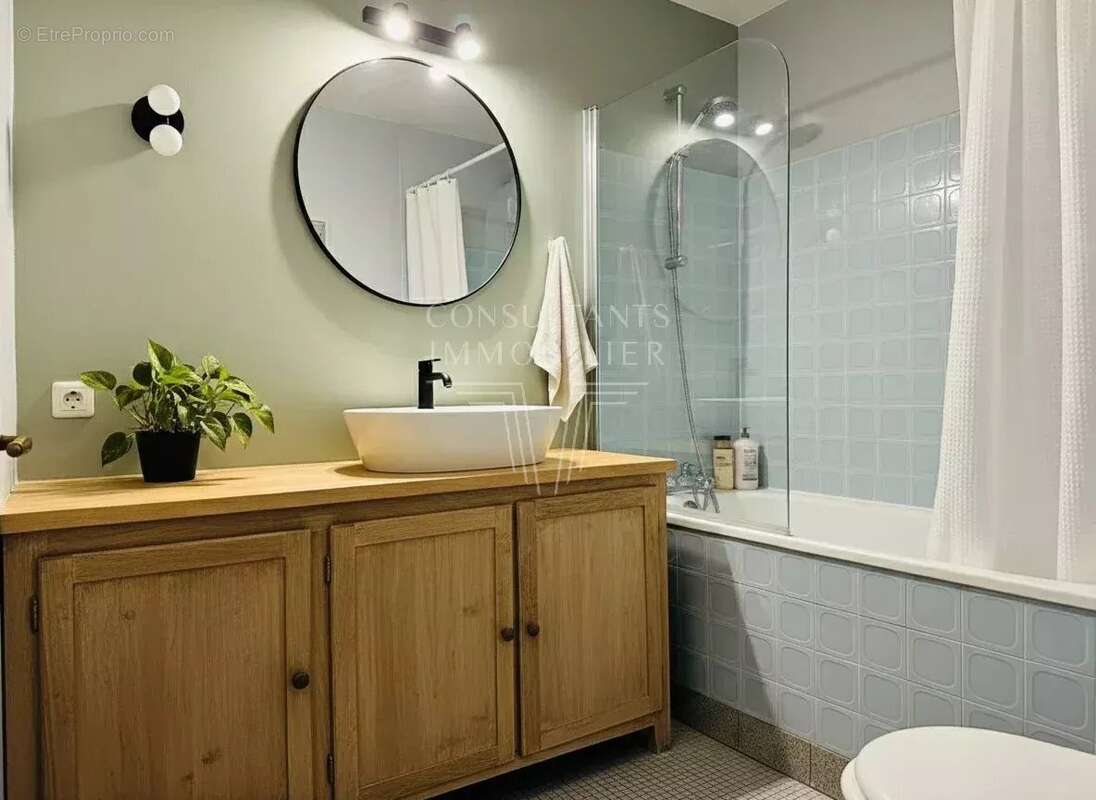 Appartement à PARIS-20E