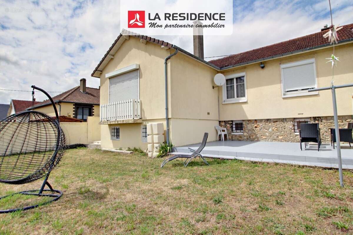 Maison à SAINT-ETIENNE-DU-ROUVRAY