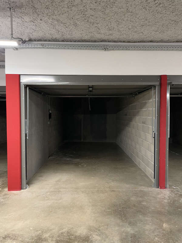 Appartement à LA TOUR-DE-SALVAGNY