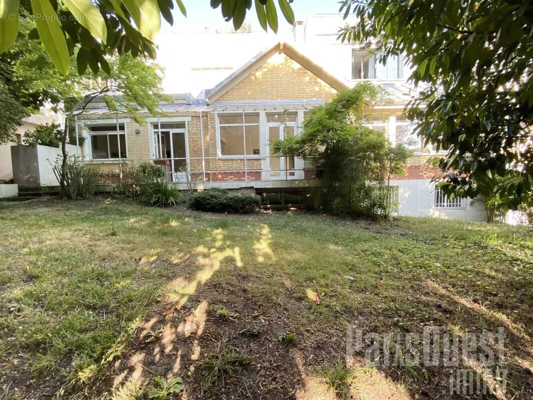 Maison à VILLE-D&#039;AVRAY