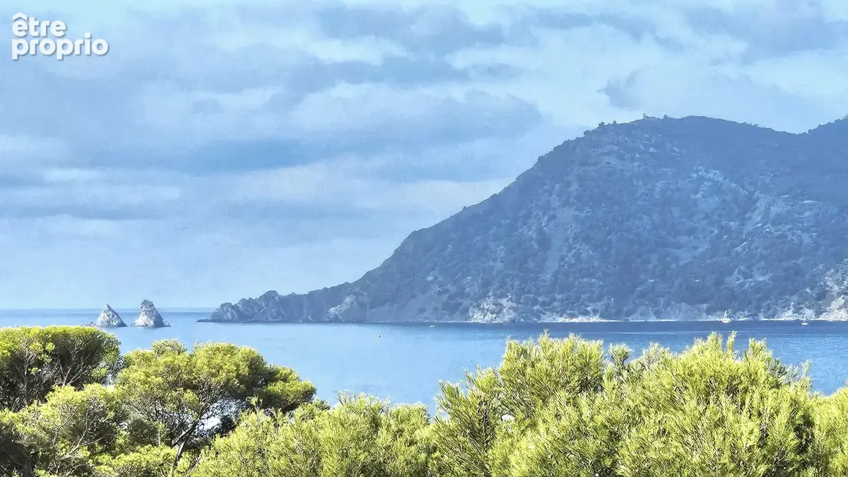 Photo Appartement à Saint-Mandrier-Sur-Mer au prix de 246 000€
