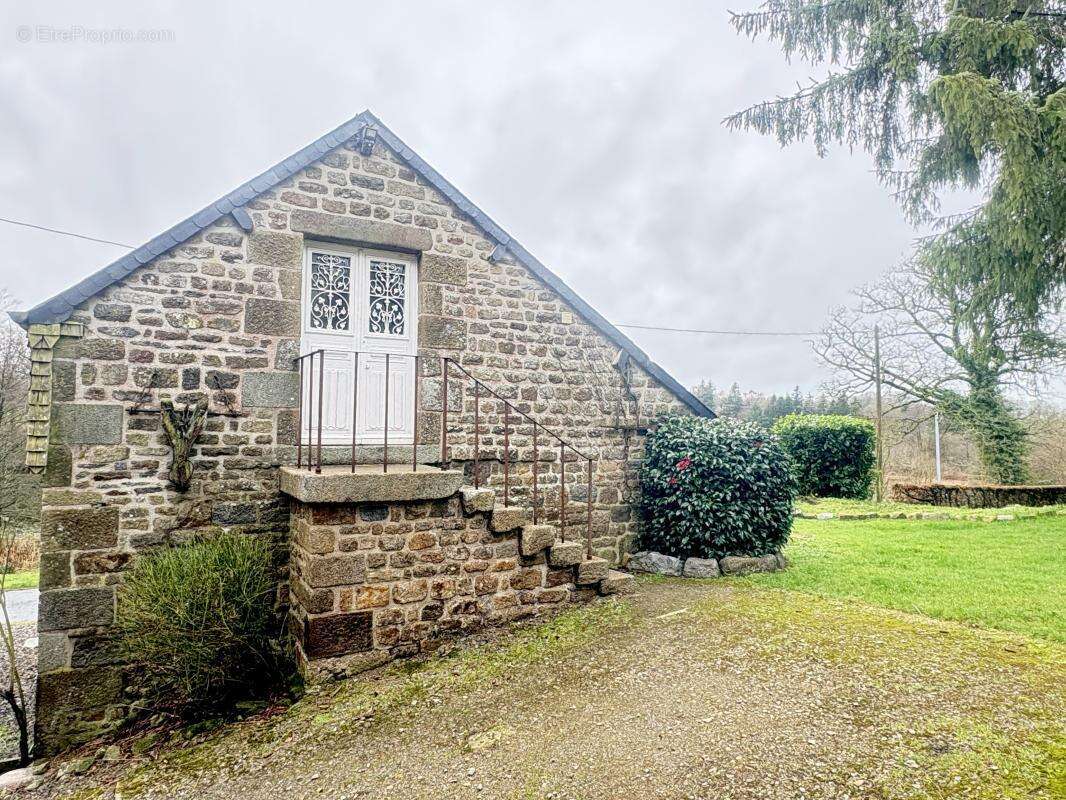 Maison à SAINT-SEVER-CALVADOS