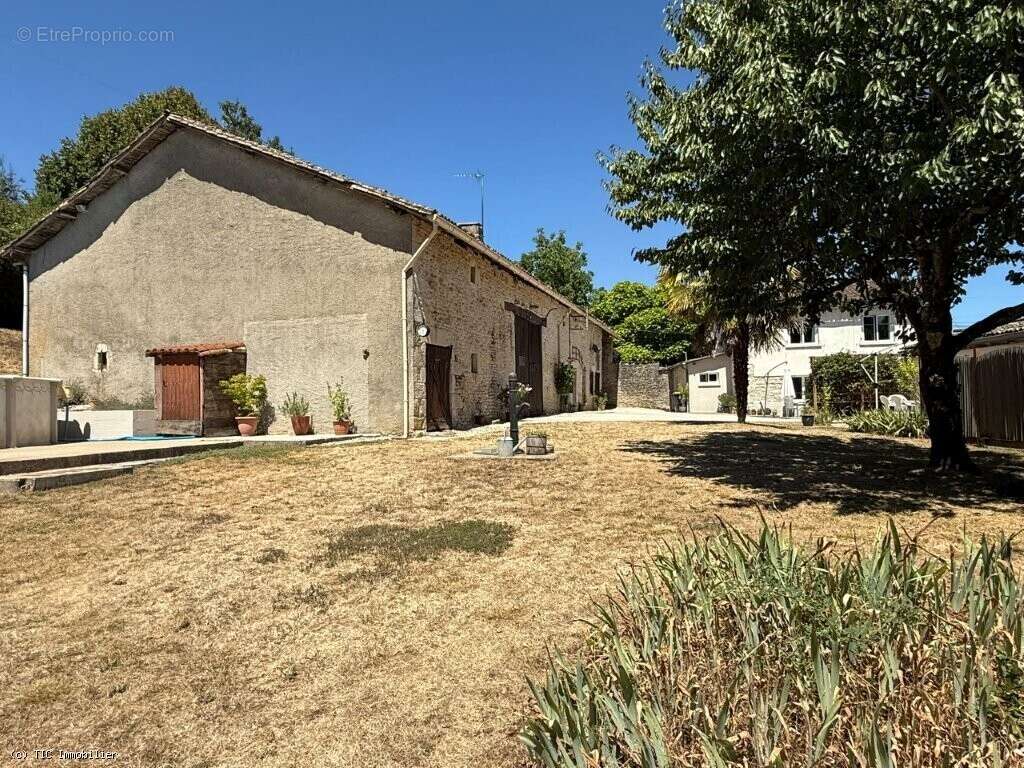 Maison à CIVRAY