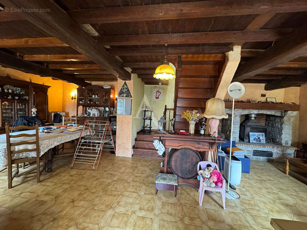 Técou . Maison de +/- 150 m² - photo 4