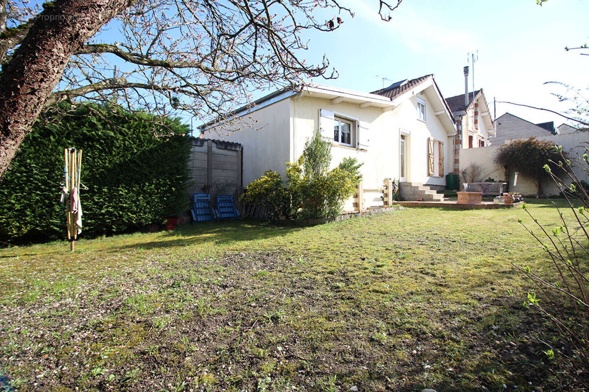 Maison à SARTROUVILLE