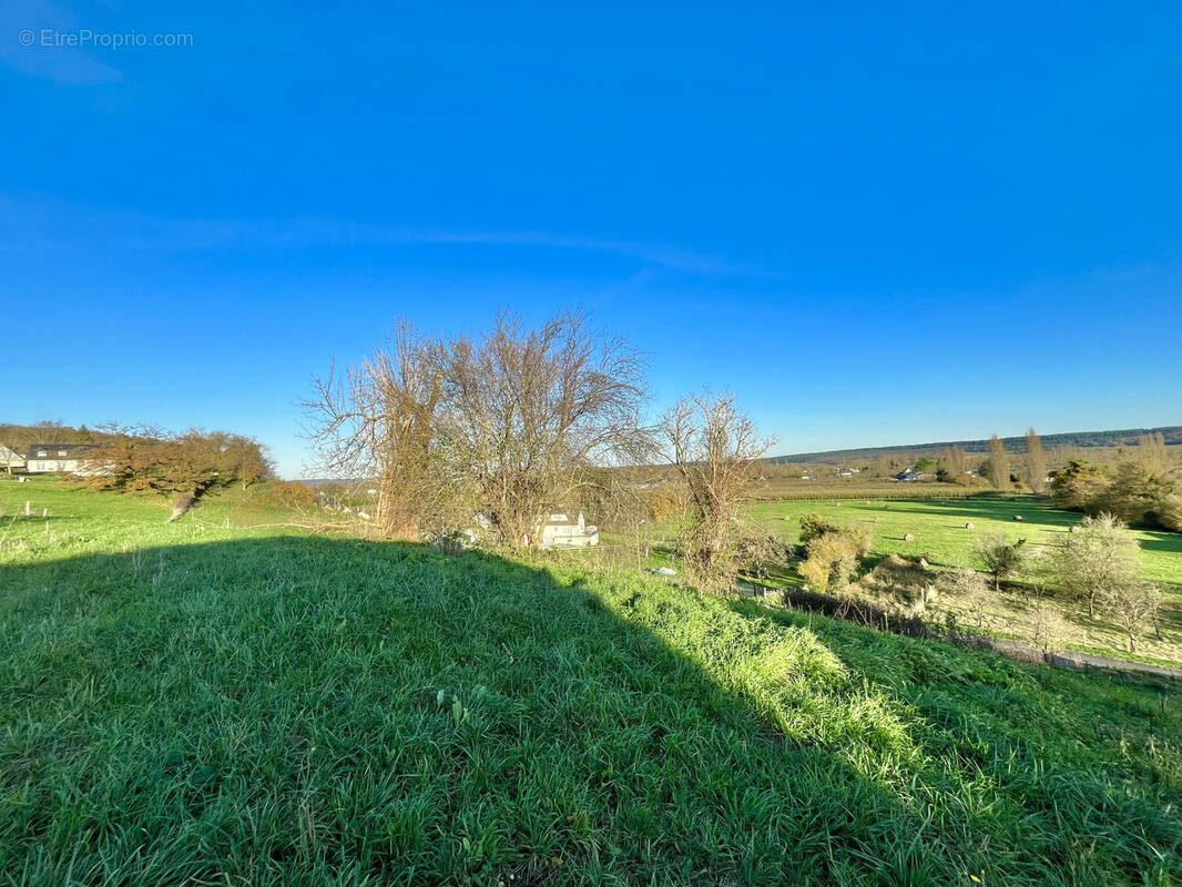 Terrain à LE MESNIL-SOUS-JUMIEGES