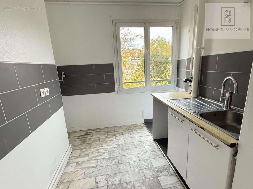 Appartement à CLICHY-SOUS-BOIS