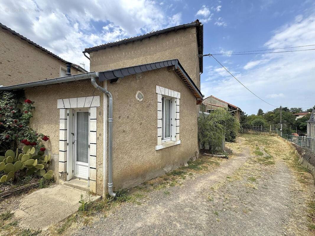   - Maison à SAINT-JEAN-DE-THOUARS