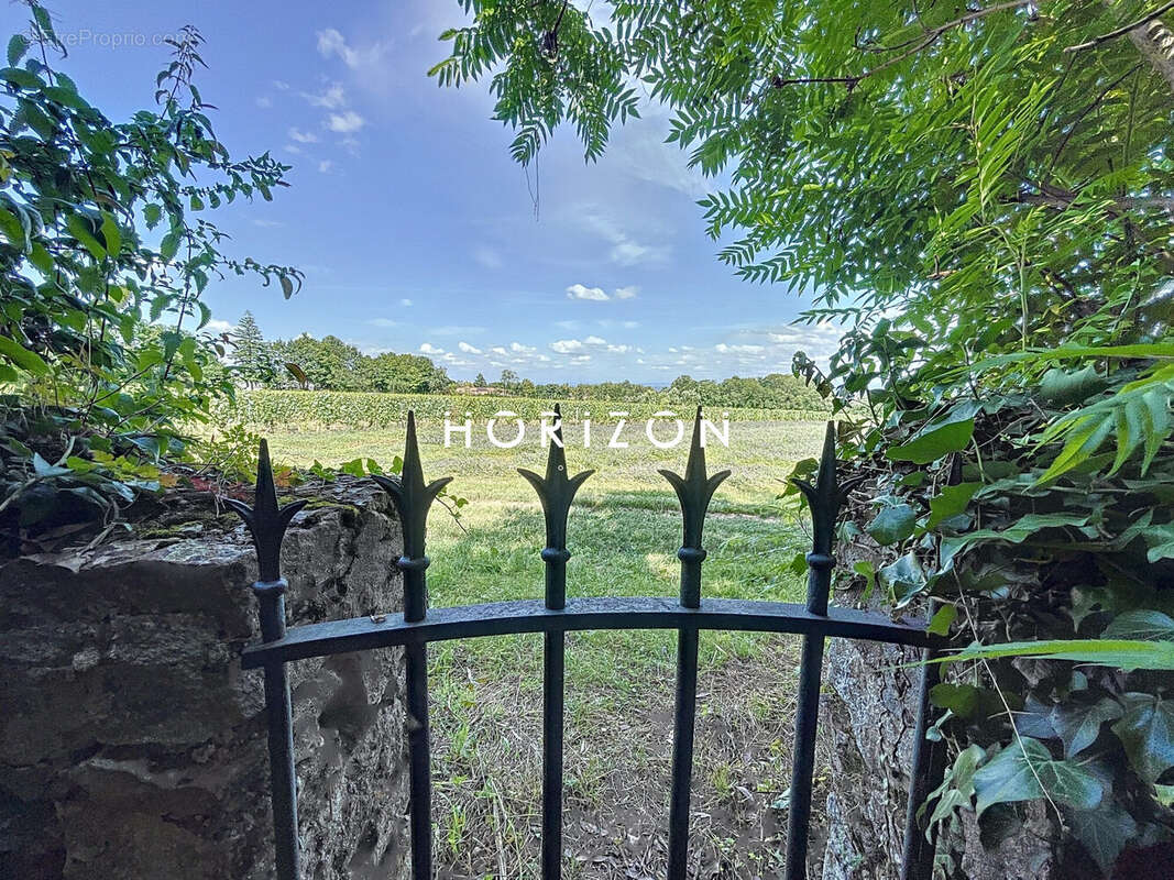 Maison à CHARNAY-LES-MACON