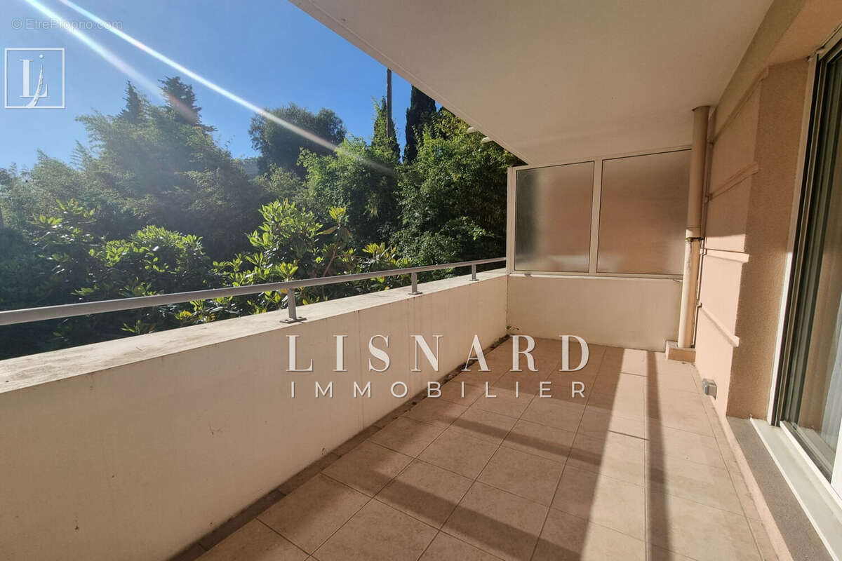 Appartement à VALLAURIS