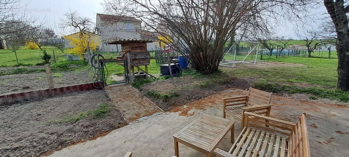 Maison à GLAINE-MONTAIGUT