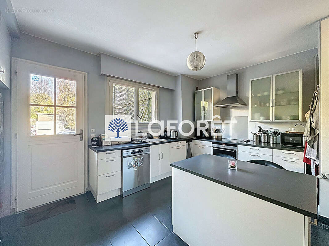 Appartement à SAINT-NOM-LA-BRETECHE