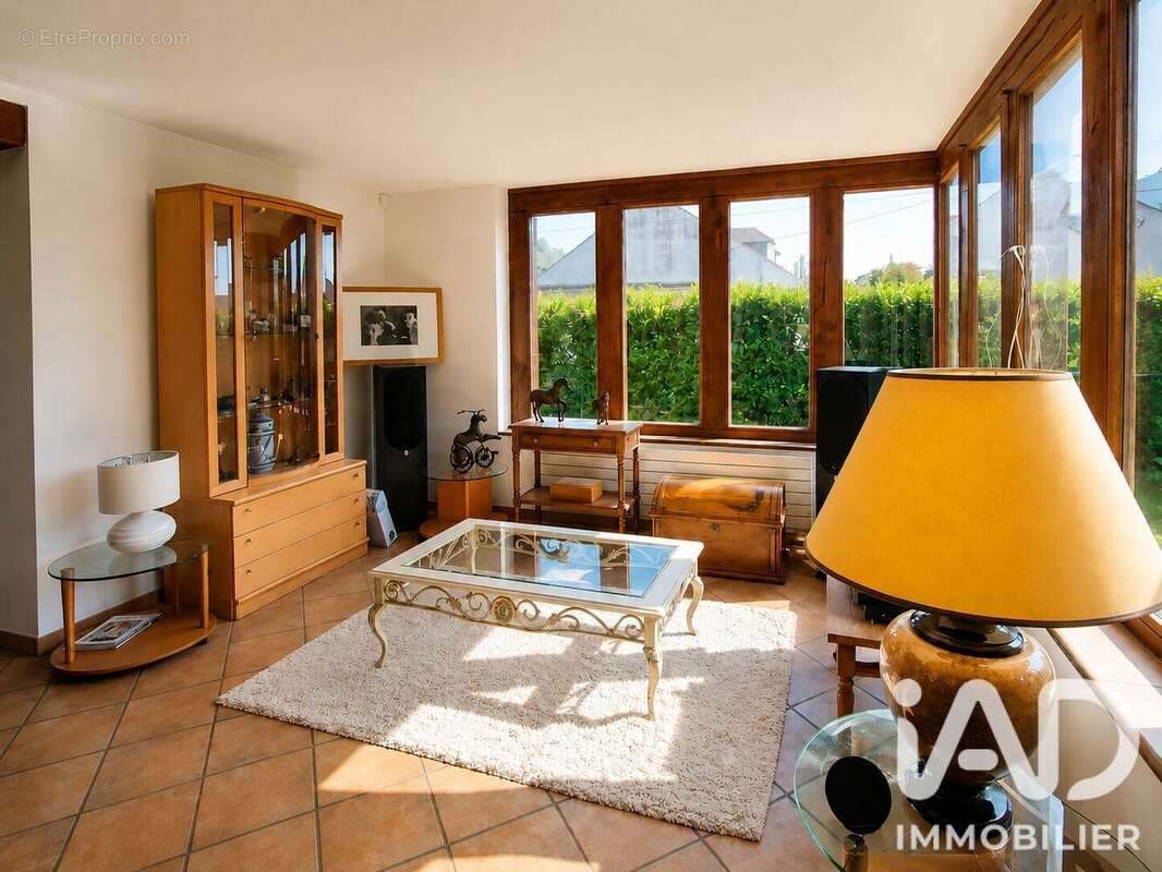 Maison 157 m² à Le Plessis-Feu-Aussoux  - photo 6