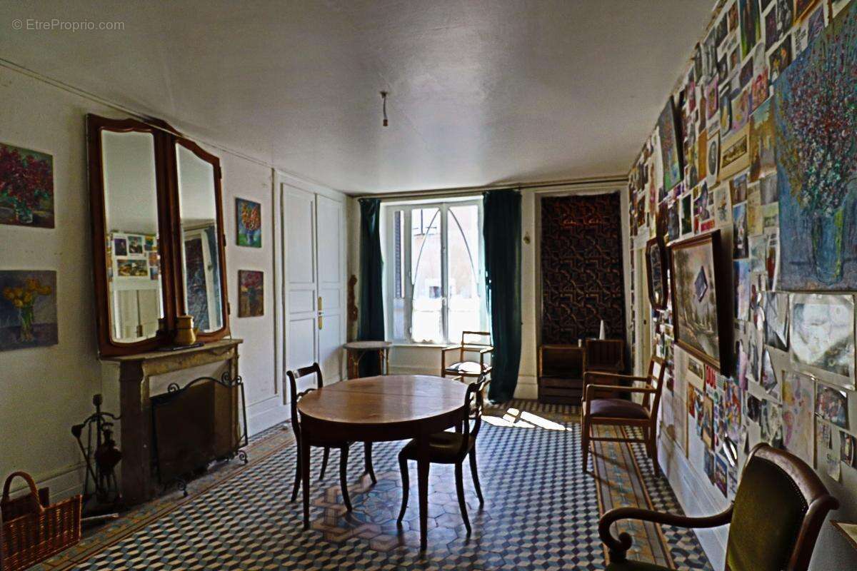 Maison à SAINT-SATUR