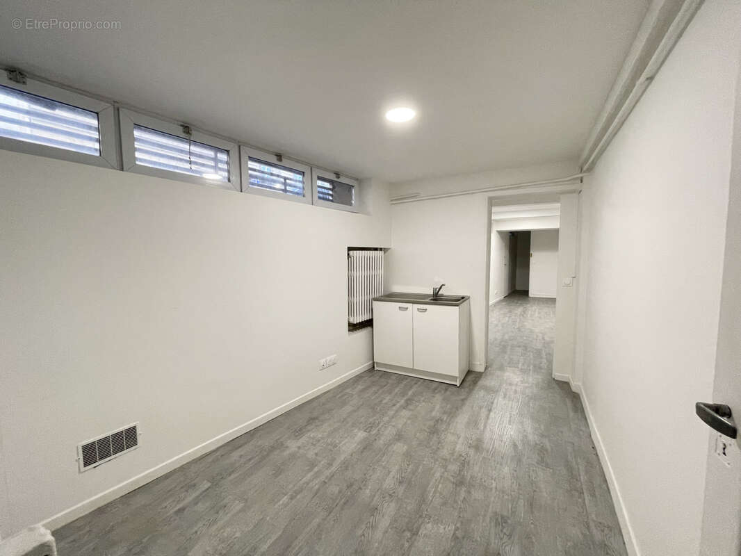 Commerce à PARIS-16E