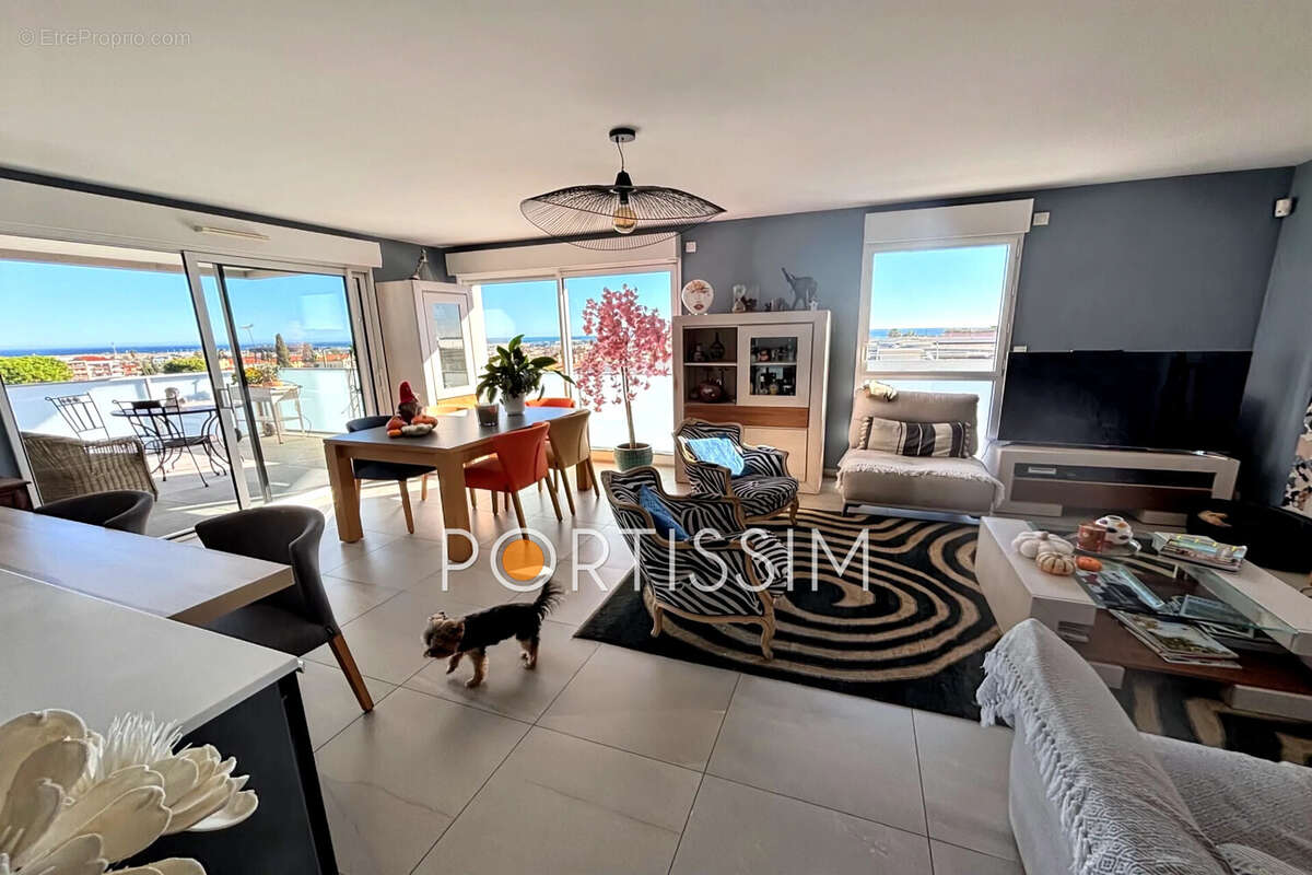 Appartement à SAINT-LAURENT-DU-VAR