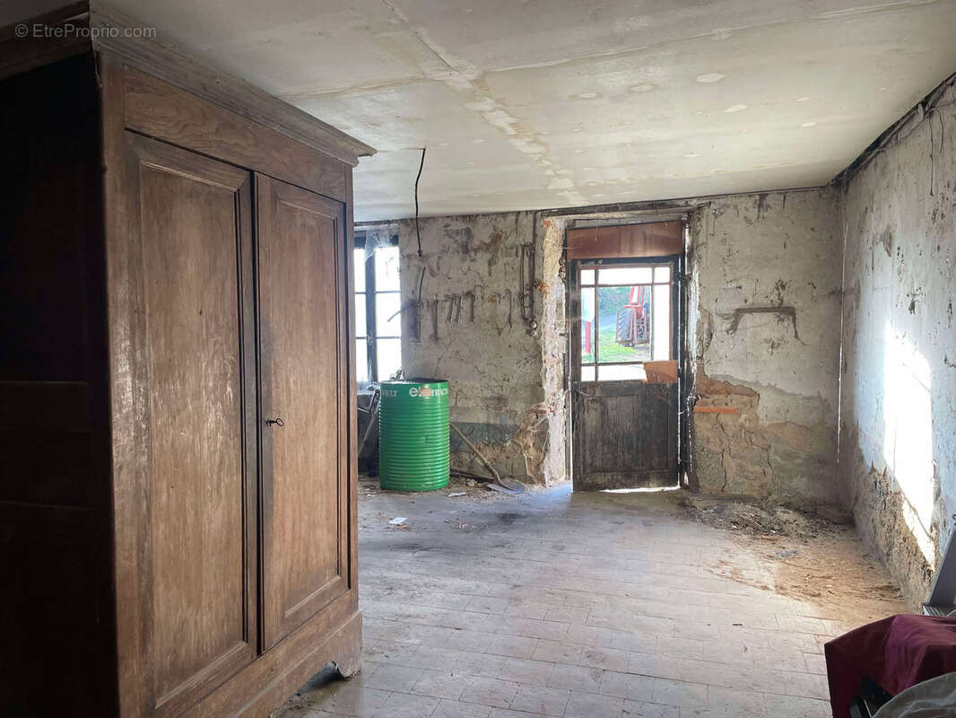 Maison à LE MAYET-DE-MONTAGNE