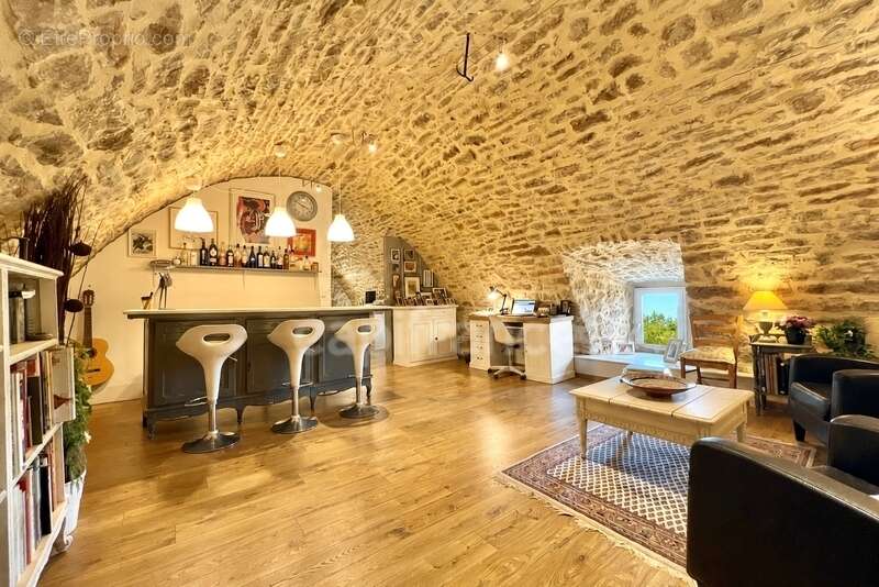 Propriété 203 m² habitables et 265 m² de dépendances - photo 18