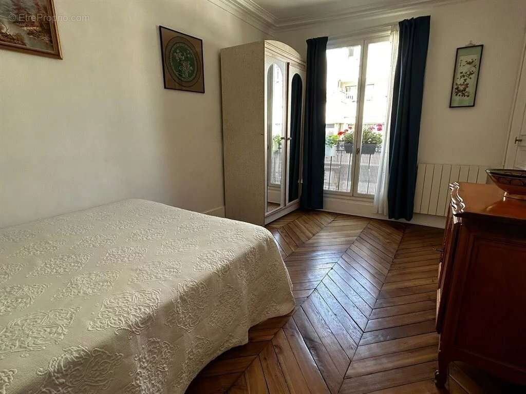 Appartement 78 m² à Paris-11e  - photo 8