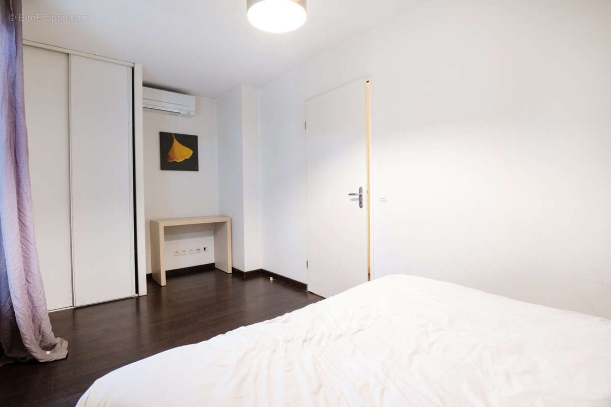 Appartement à SAINT-JEAN-D'ILLAC