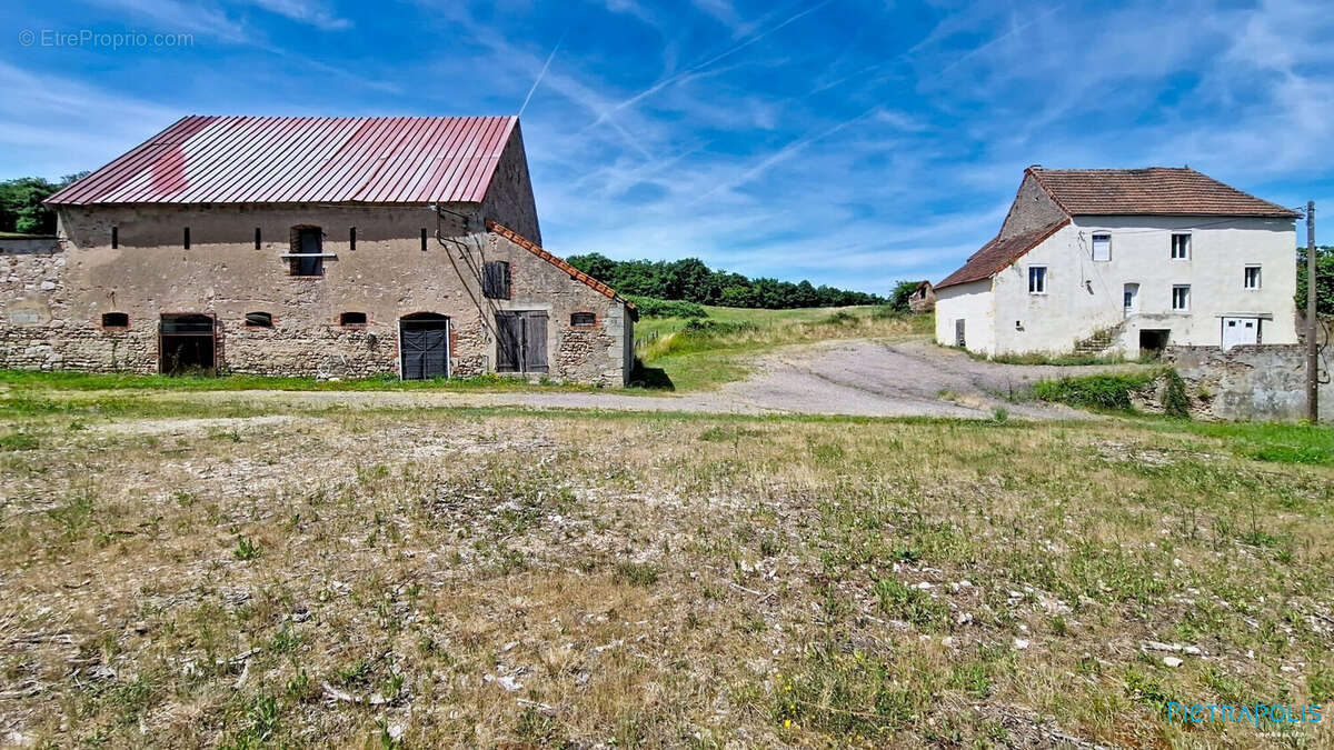 Maison à ESSERTENNE