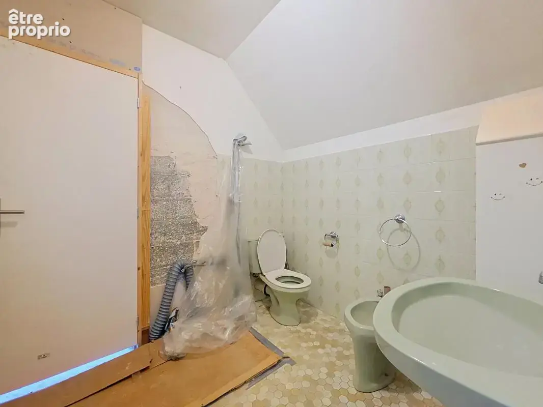 Maison - 4 Chambres - Possibilité 5 - Bureau - Sous sol complet - Garage - Piscine - Jardin - Magnifique vue - photo 29
